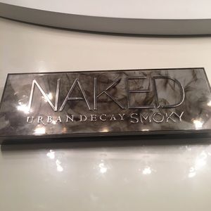 Urban Decay Smoky Eyeshadow pallet