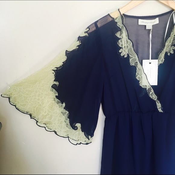 👗REDUCED 👗Navy blue with lace detail dress - Picture 3 of 4