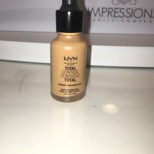 Nyx total control foundation drops