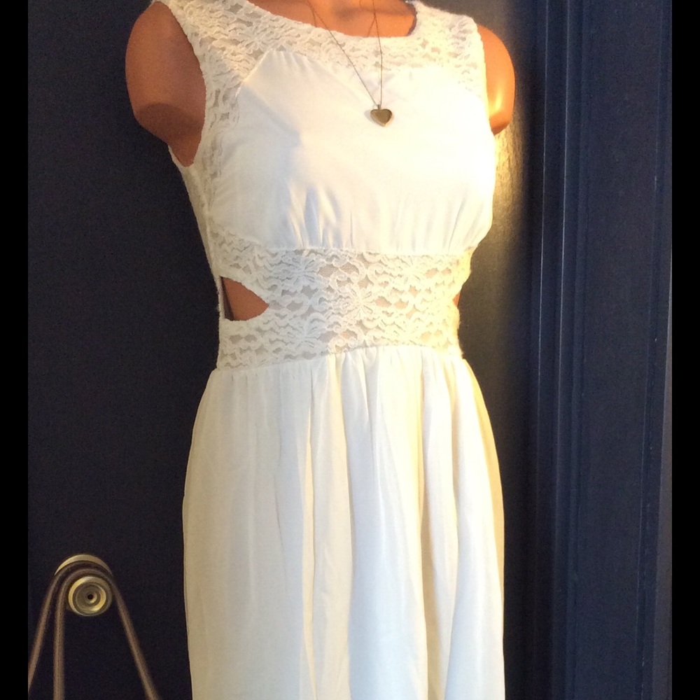 Cream-colored mini-dress/long blouse