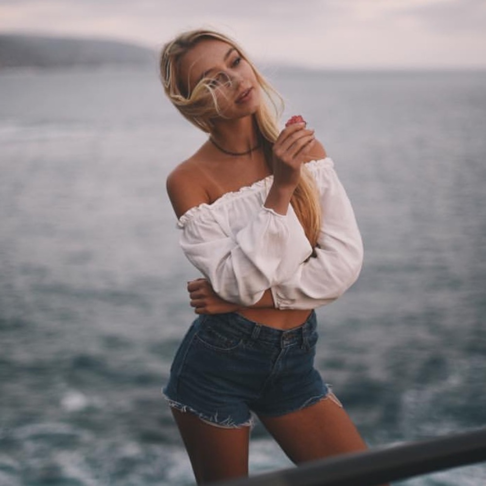 BRANDY MELVILLE Maura Top