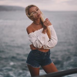 BRANDY MELVILLE Maura Top