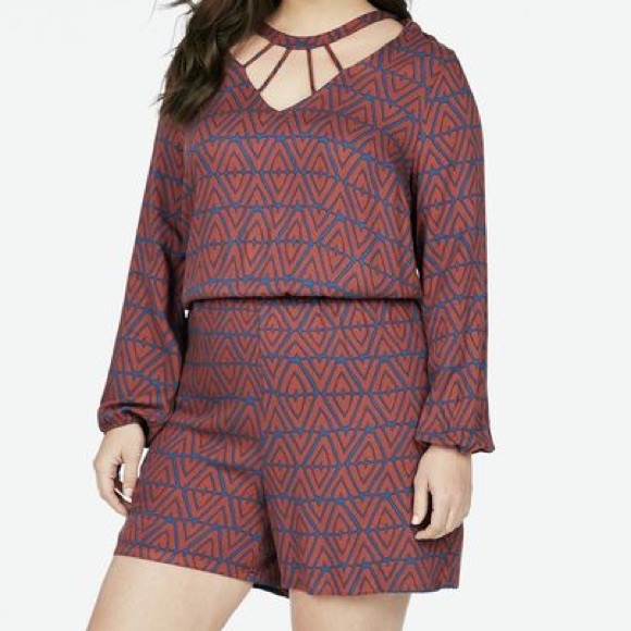 Caged Neck Romper - Picture 2 of 4