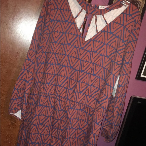 Caged Neck Romper - Picture 4 of 4