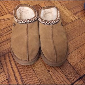 Ugg slipper shoes
