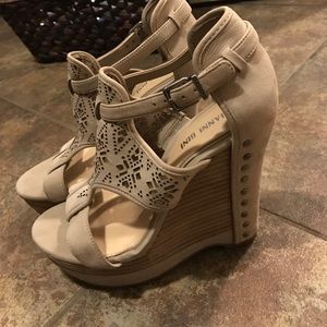 Gianni Bini Wedges 7.5