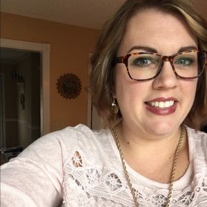 Meet your Posher, Candis