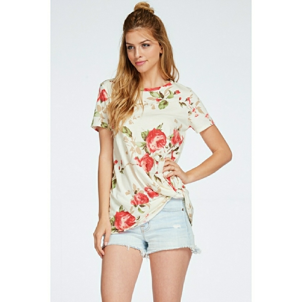 CLEARANCE NWT IVORY FLORAL TOP - Picture 2 of 6