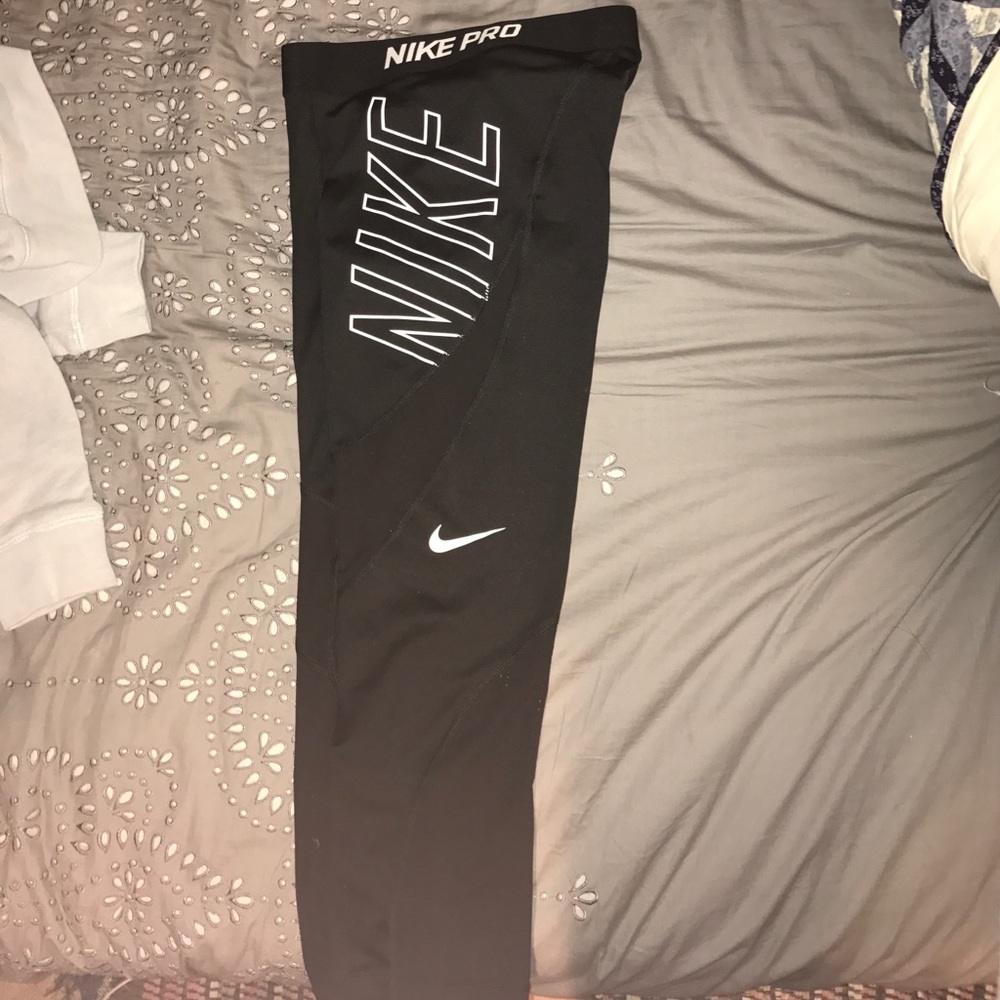 Nike pro cropped running leggings