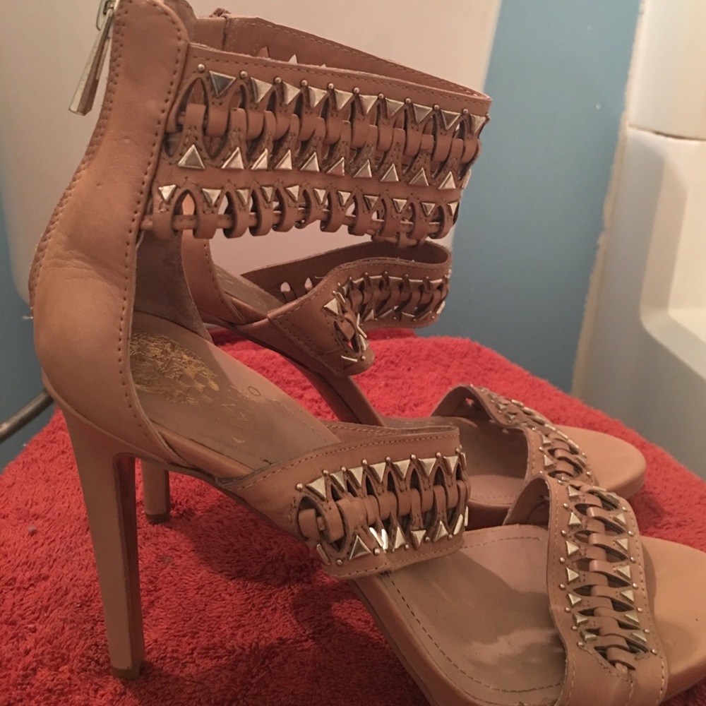 High Heels - Picture 2 of 3