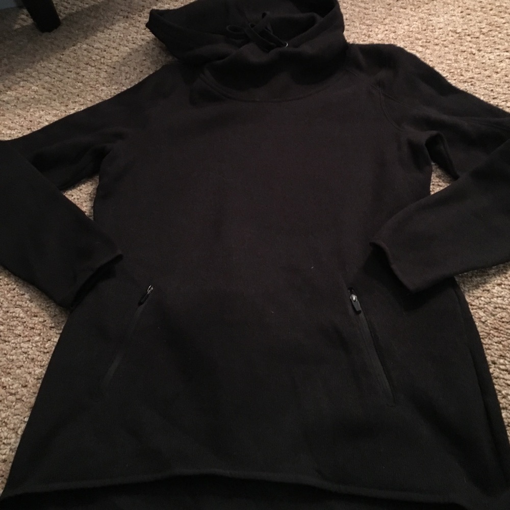 New without tags Old Navy Active Black sweatshirt