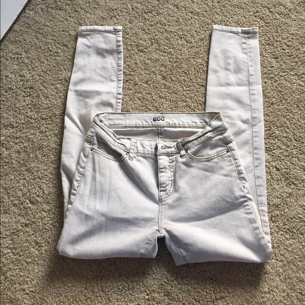 Urban Outfitters BDG size 26 mid-rise twig jeans
