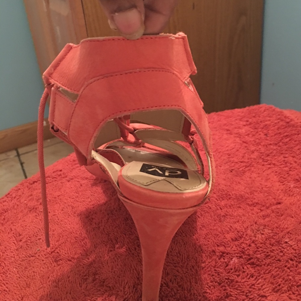 High Heels - Picture 3 of 3