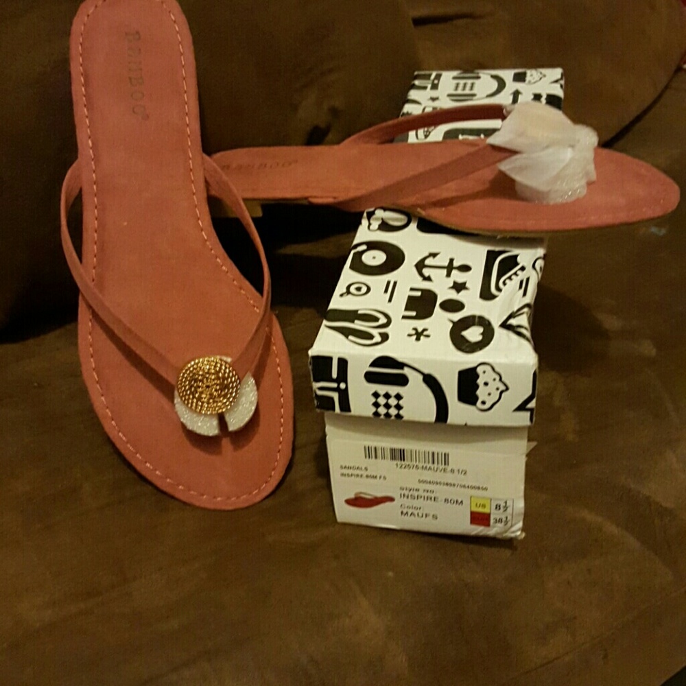 Sold sold NWB Go jane outer circle mauve color 8.5