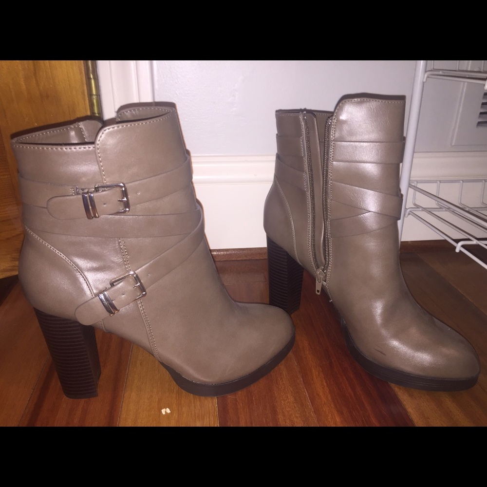 Heel booties