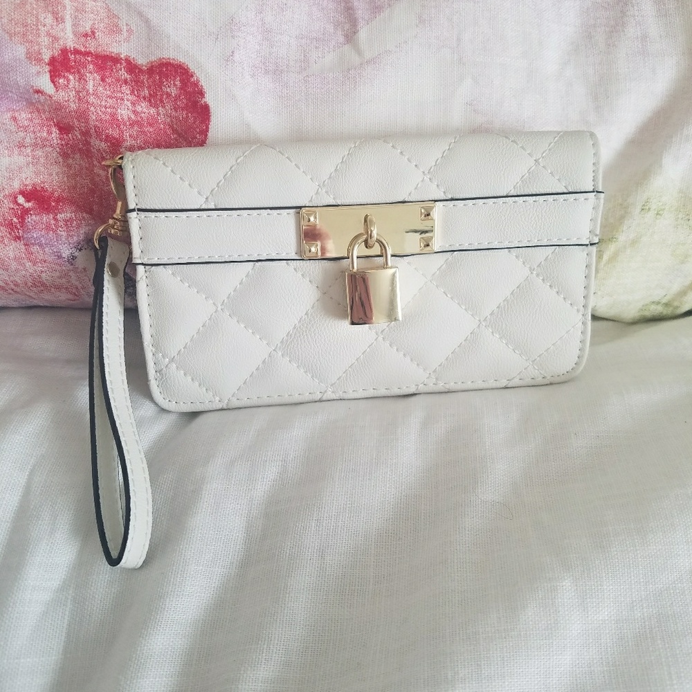 APT. 9 wallet
