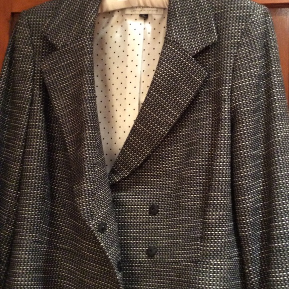 ⭐️ Tahari black & white blazer jacket ⭐️ - Picture 4 of 5