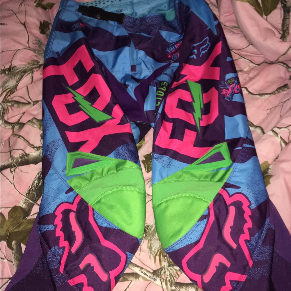 Fox racing gear set.