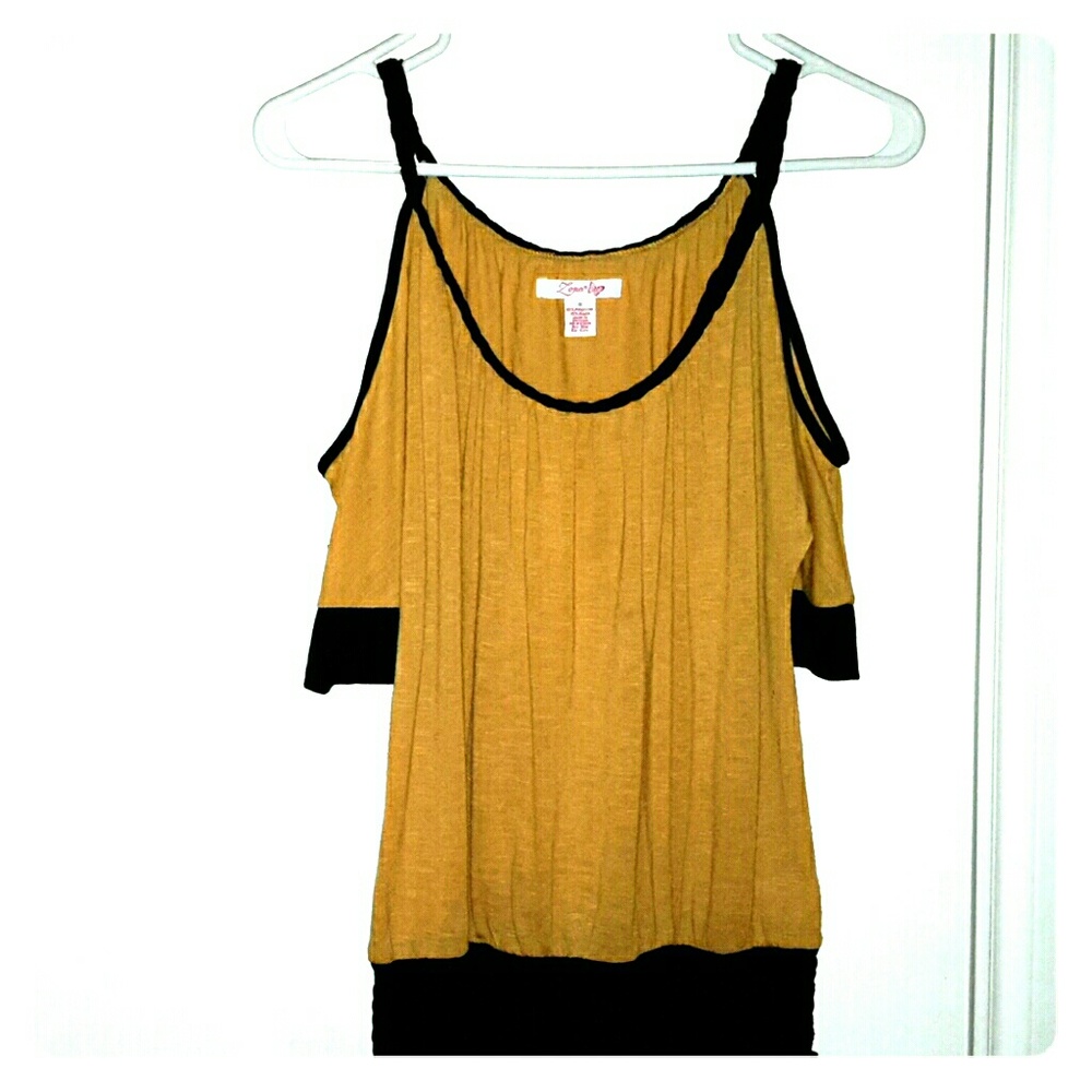 Cut off Shoulder bluse