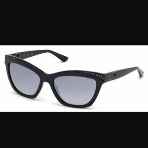 ☀️Guess Cat Eye sunnies! ☀️