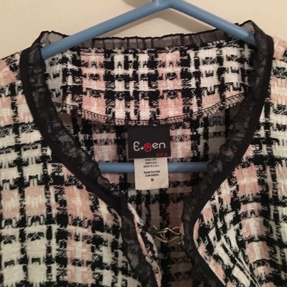 Blazer - Picture 2 of 5