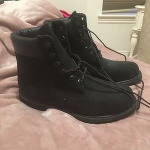 Size 9 All Black Leather Timberlands