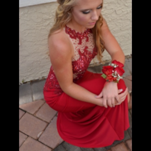 Prom dress - Picture 2 of 4