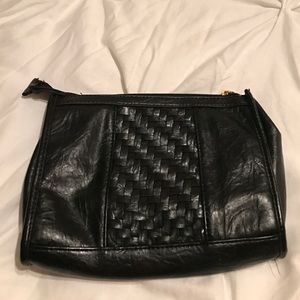 ⬇️⬇️Faux Black Clutch