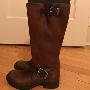 Woman's Rieker Antistress Liz Side Zip Boot.