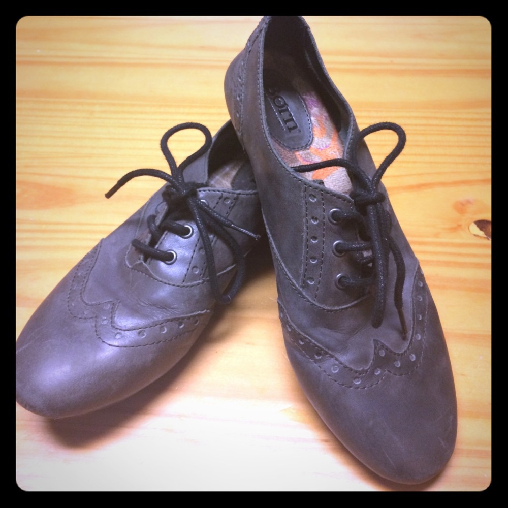 Born Handmade Oxford Flats in Light Gray