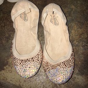 Unlisted flats size 7.5