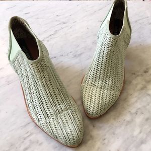 Matt Bernson Marlow Chelsea Bootie in Mint