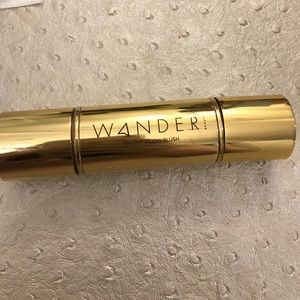 Wander beauty on the glow blush + illuminator ✨