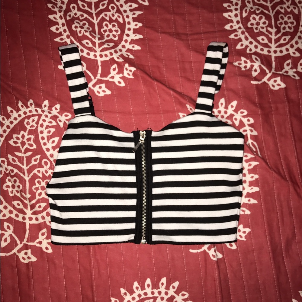 Black and white crop top