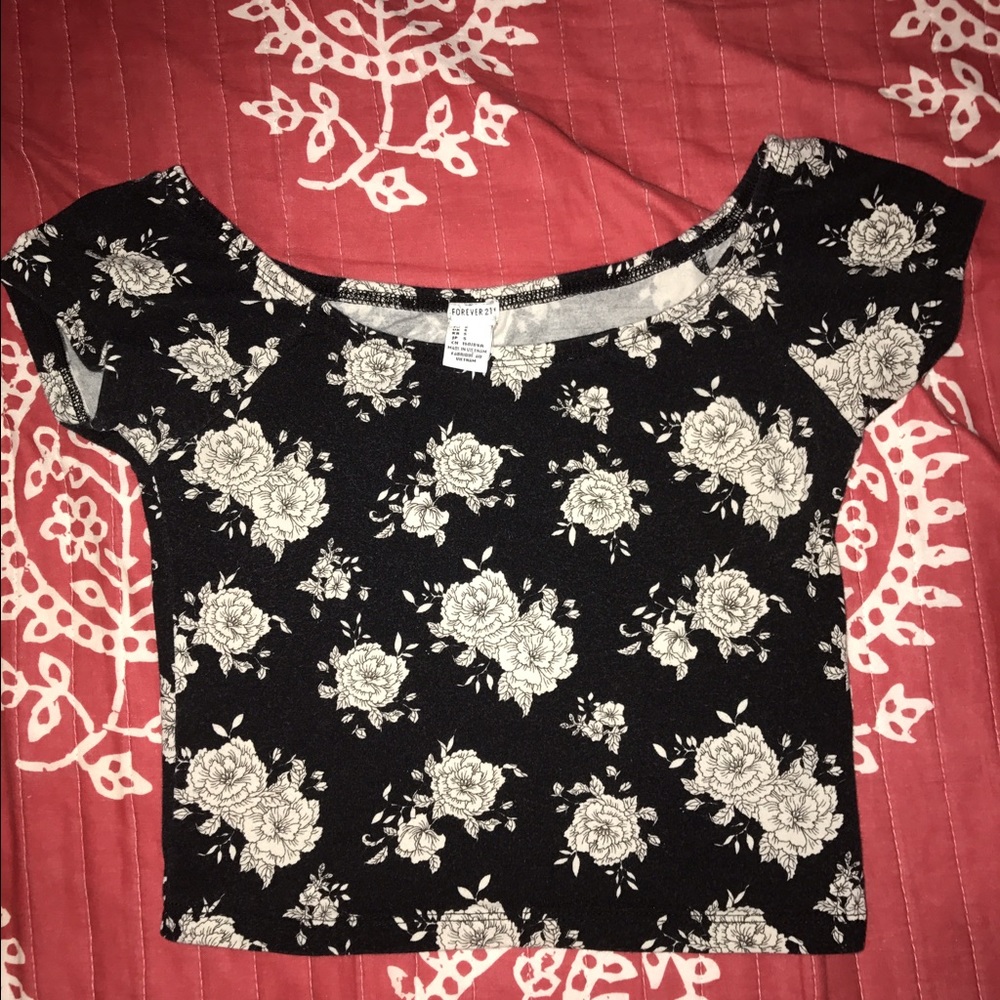 Black and white floral crop top