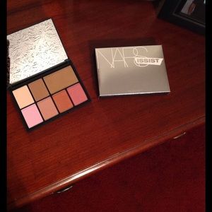 Nars issist cheek studio palette