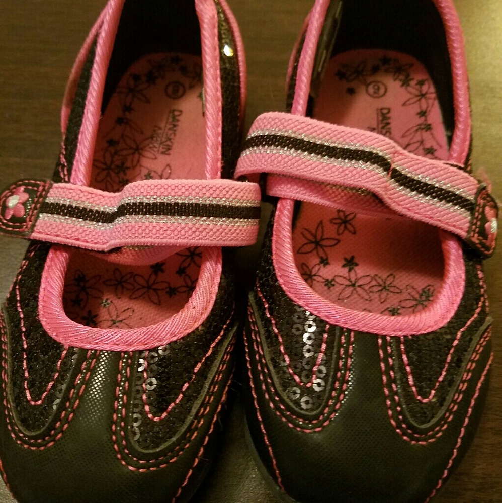 *sold*Black and pink shoes
