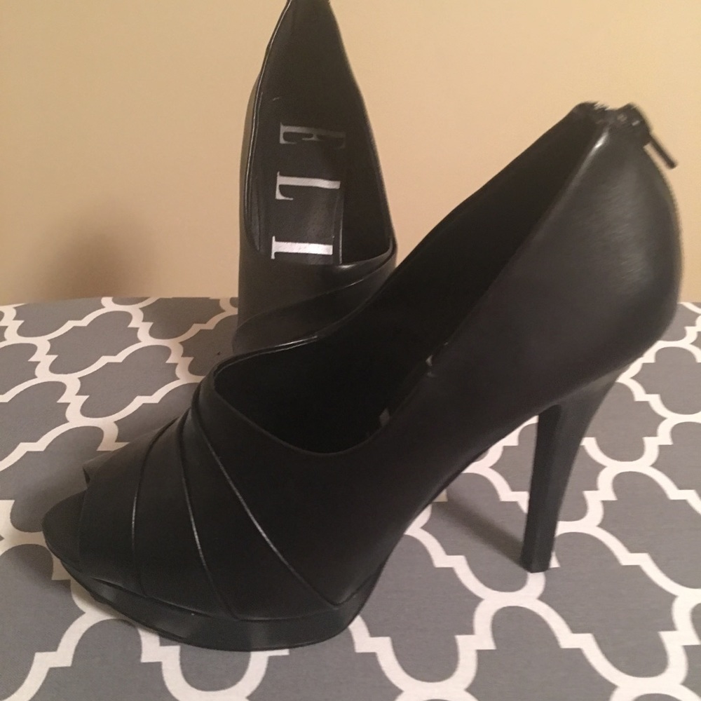 Elle heal booties