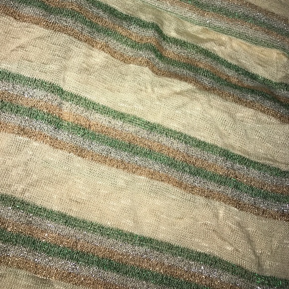 Top - Picture 2 of 2