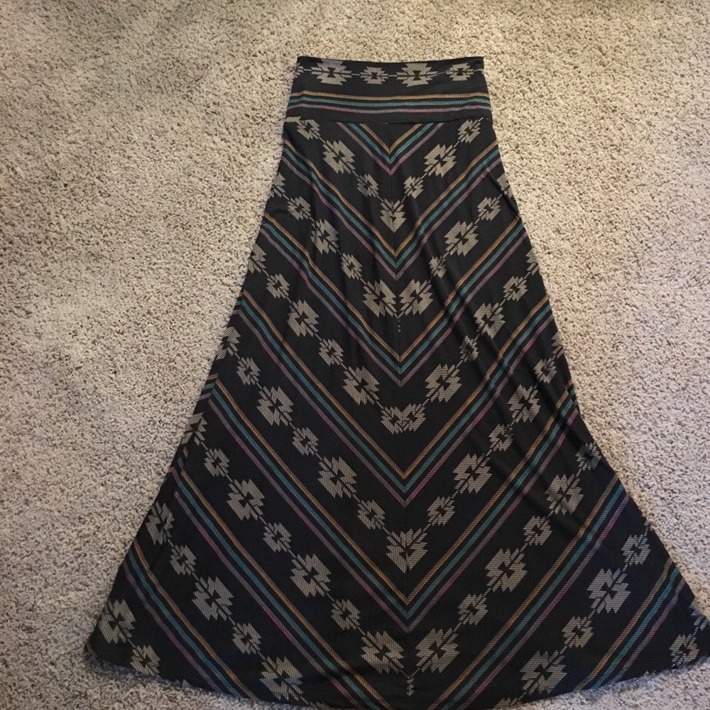 🦋Taking all reasonable offers⚡️Maxi skirt