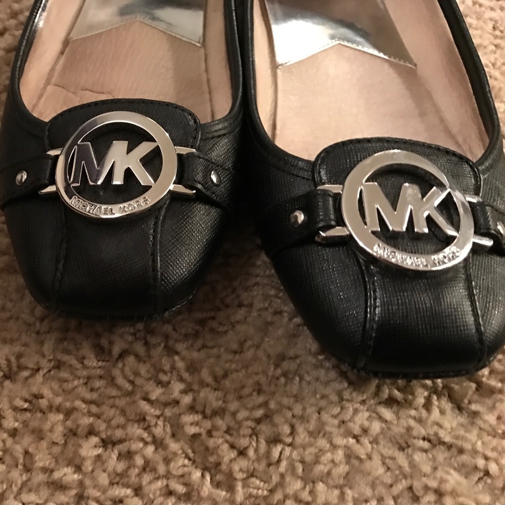 Adorable Michael Kors Fulton Black Flats