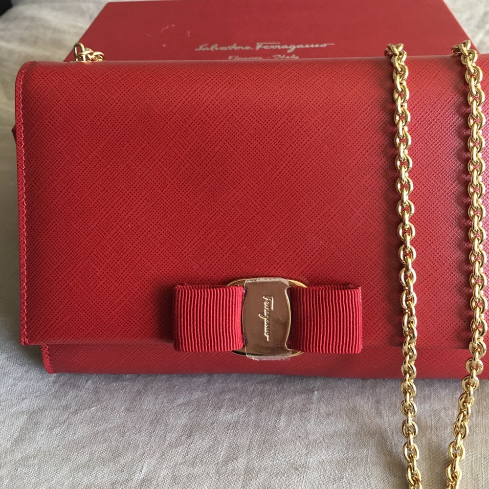 💢SOLD💢SALVATORE FERRAGAMO- MISS VARA BOW BAG