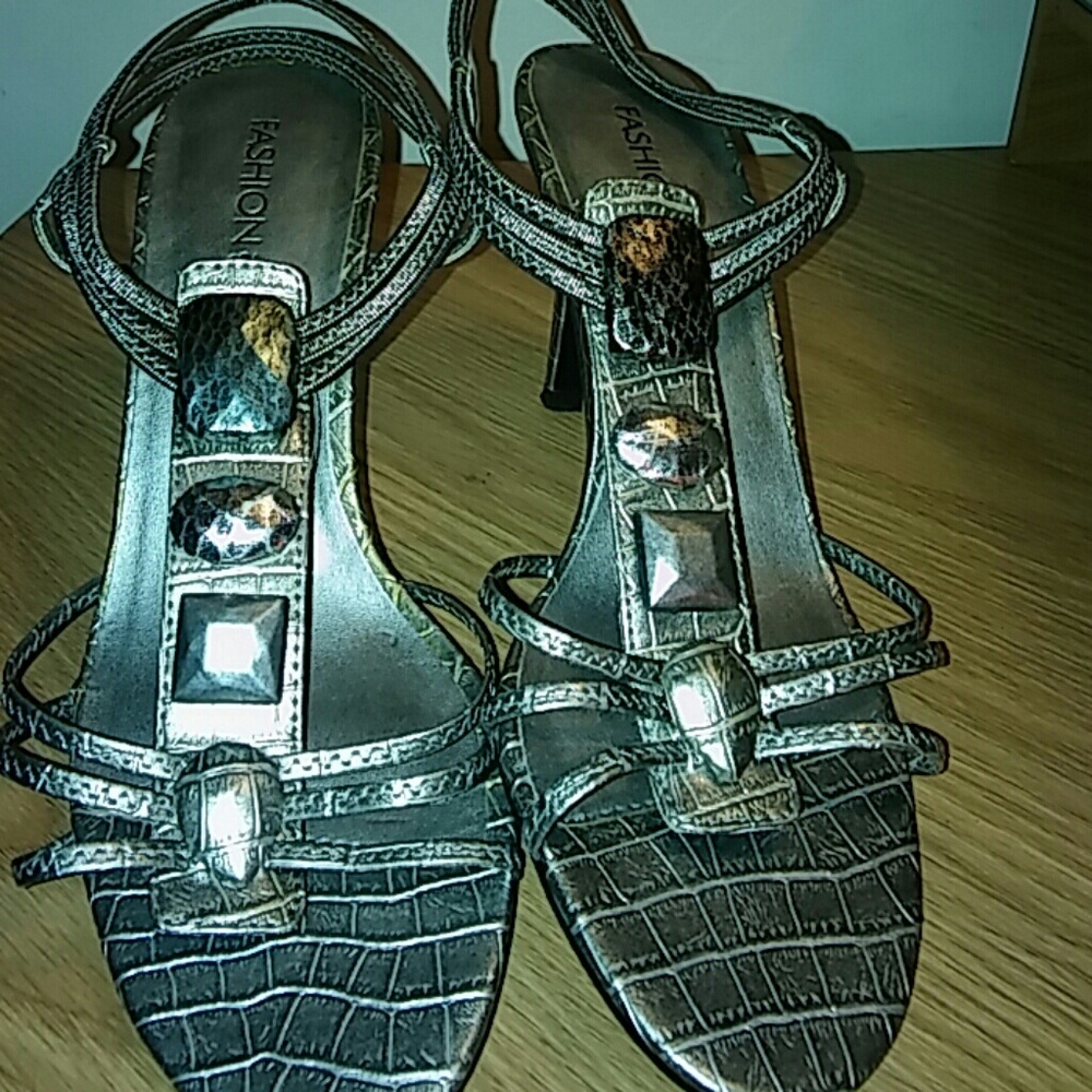 Gator imprinted sandal heels