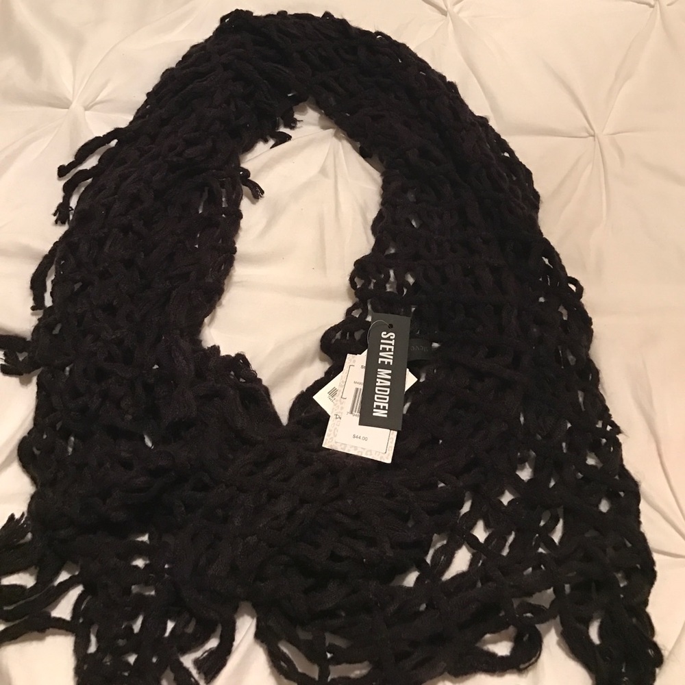 ⬇️⬇️⬇️STEVE MADDEN Scarf  NWT