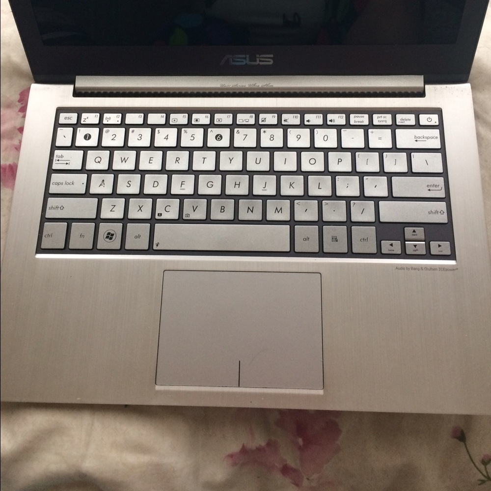 Laptop - Picture 2 of 3
