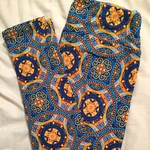 OS Lularoe leggings EUC medallion print