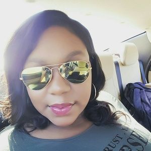 Meet your Posher, Jasmine