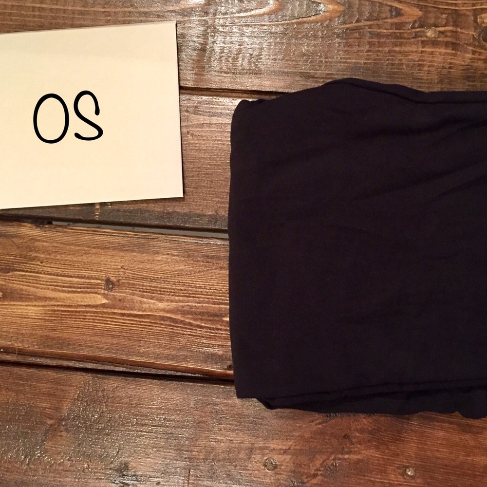 $49 NEW NEVER WORN LULAROE BLACK OS LEGGINGS CHINA
