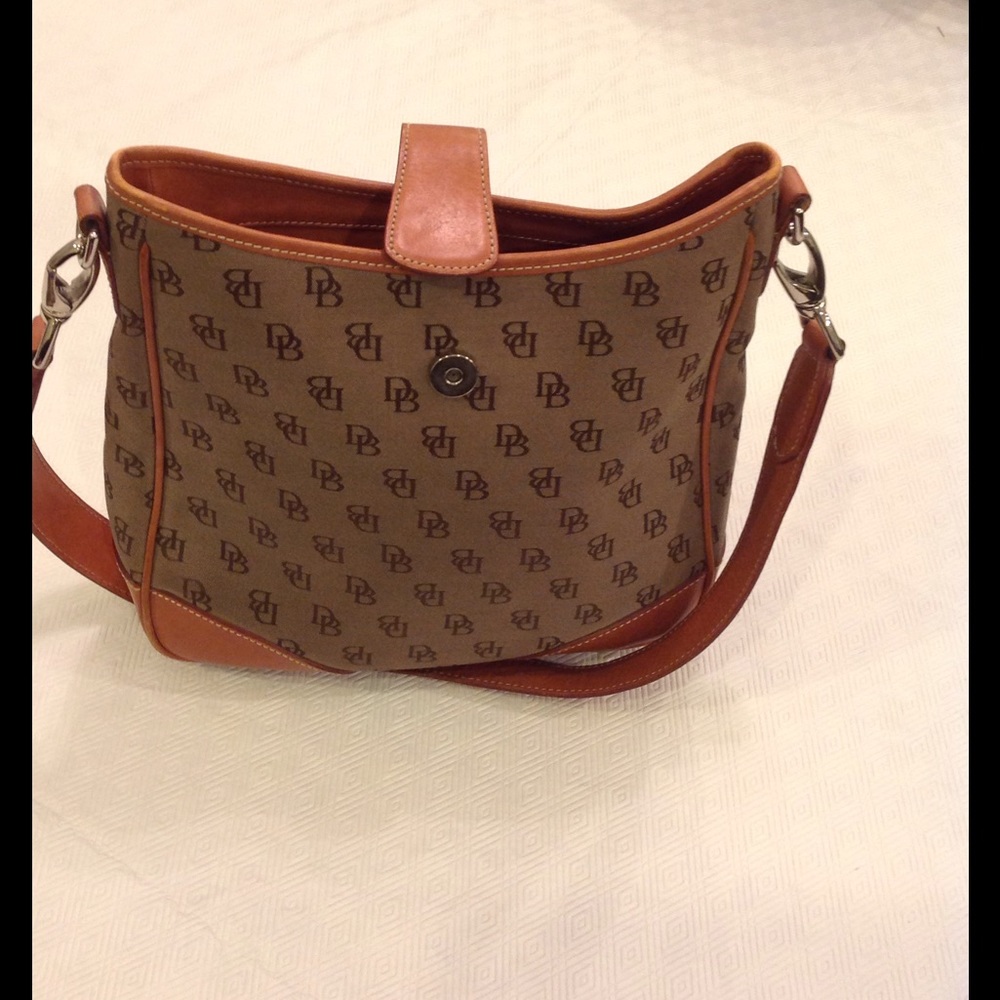 Dooney & Bourke Signature bag