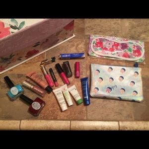 Full size and sample beauty bundle, mostly new.